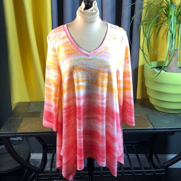 Chelsea & Theodore size small v-neck tunic - Picture 1 of 7